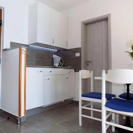 Moscenice 7689b Apartment Moscenicka Draga